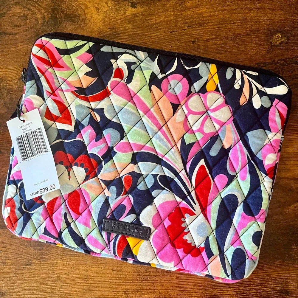 NWT. Vera Bradley tablet case or small travel pouch. Mod Paisley design